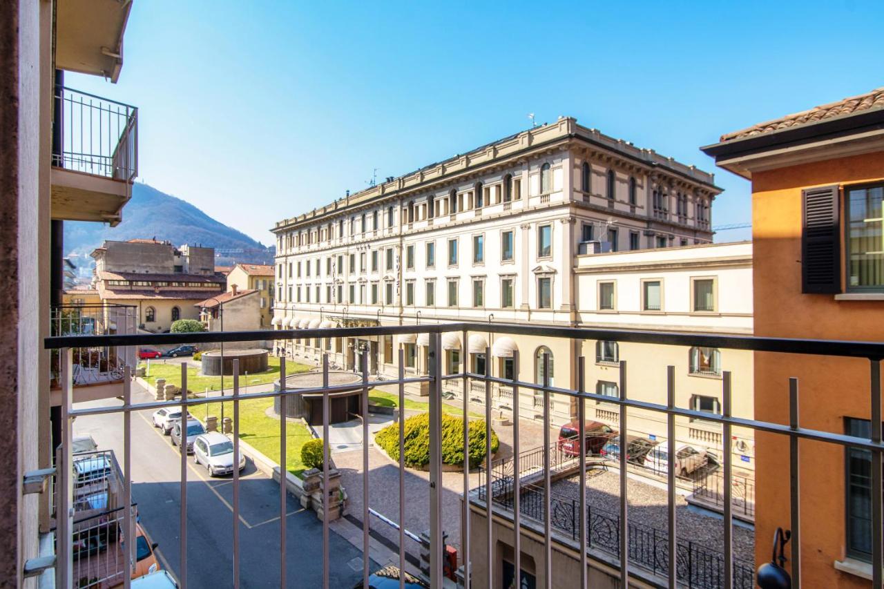 Apartamento Piazza Roma - The House Of Travelers Como Exterior foto
