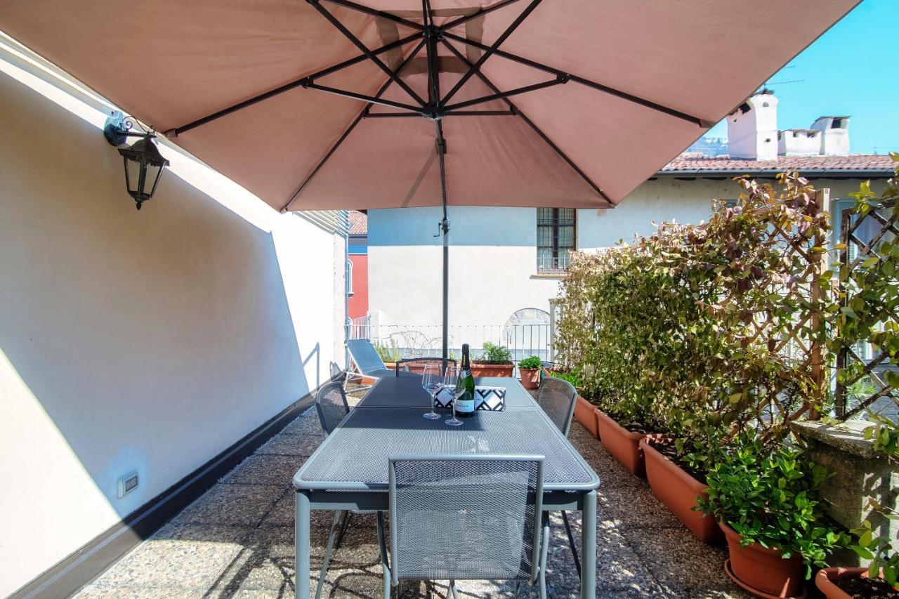 Apartamento Piazza Roma - The House Of Travelers Como Exterior foto