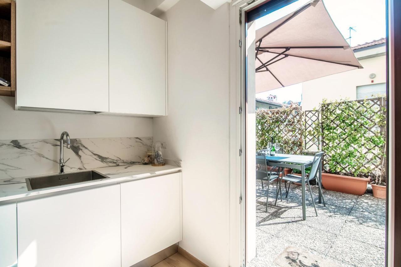 Apartamento Piazza Roma - The House Of Travelers Como Exterior foto