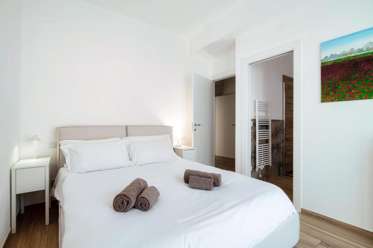 Apartamento Piazza Roma - The House Of Travelers Como Exterior foto