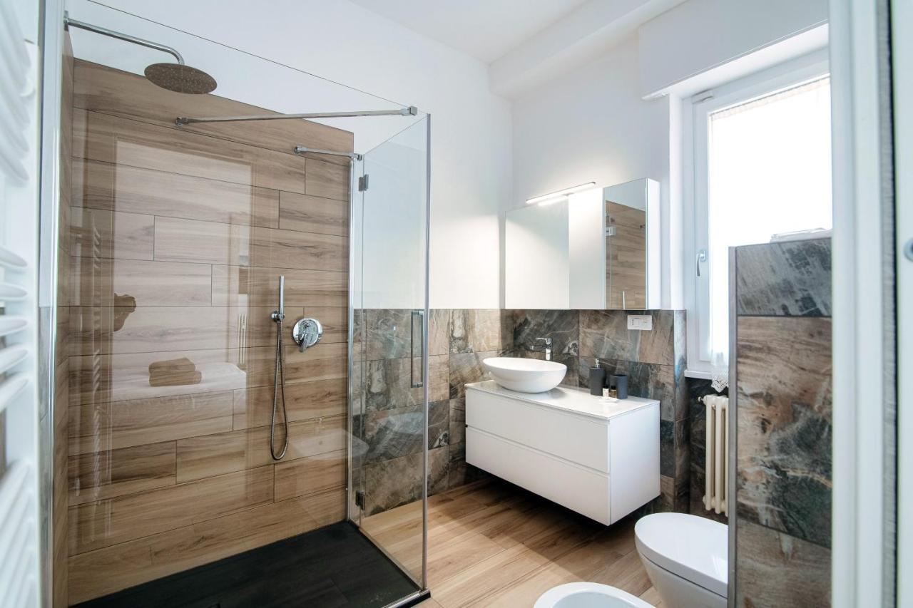 Apartamento Piazza Roma - The House Of Travelers Como Exterior foto