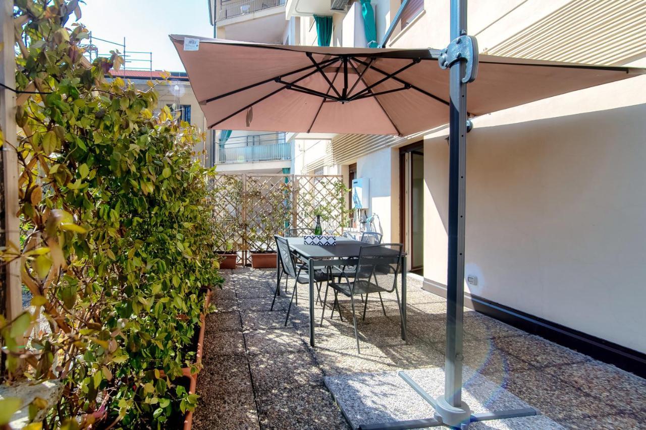 Apartamento Piazza Roma - The House Of Travelers Como Exterior foto