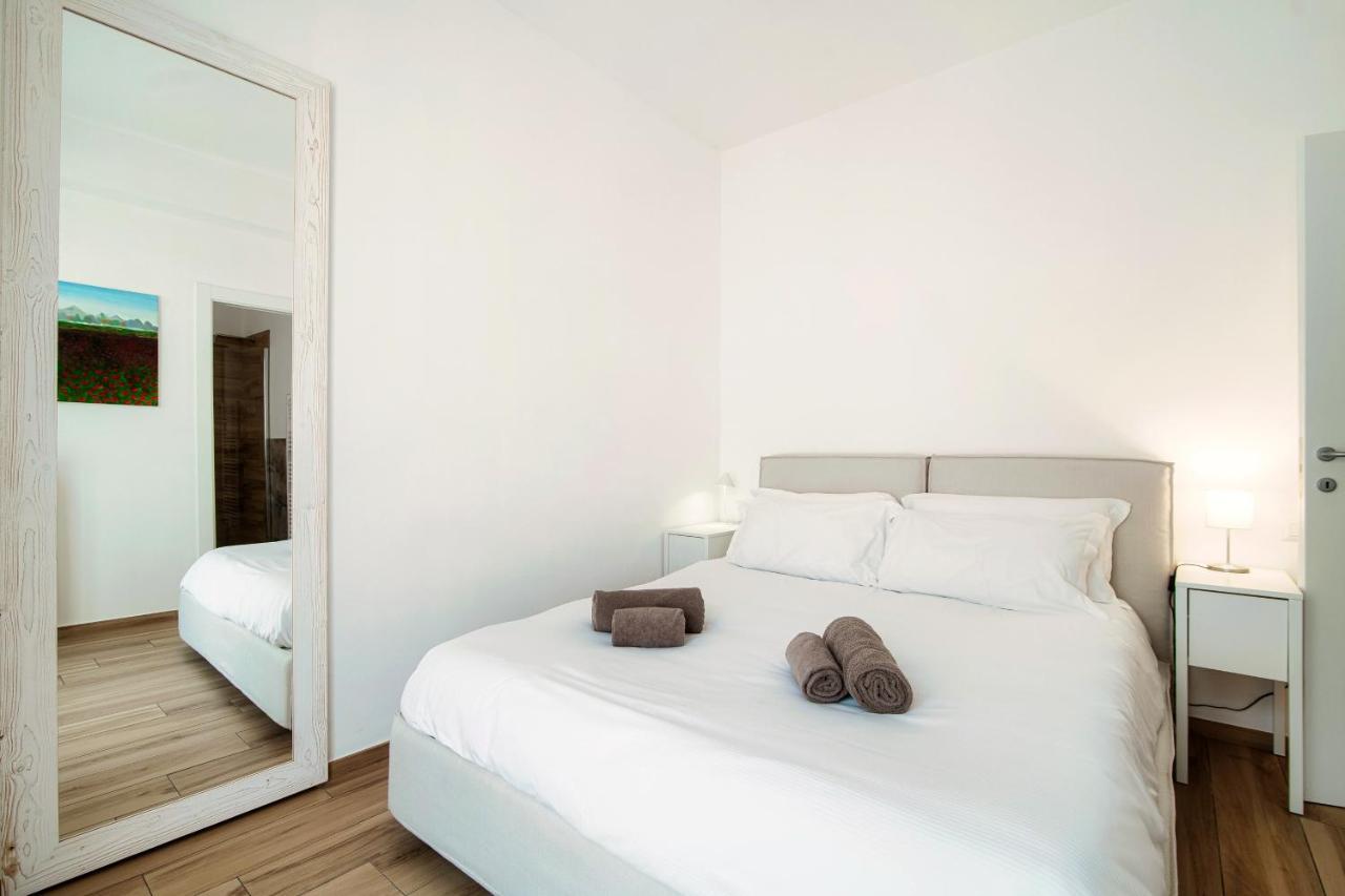 Apartamento Piazza Roma - The House Of Travelers Como Exterior foto