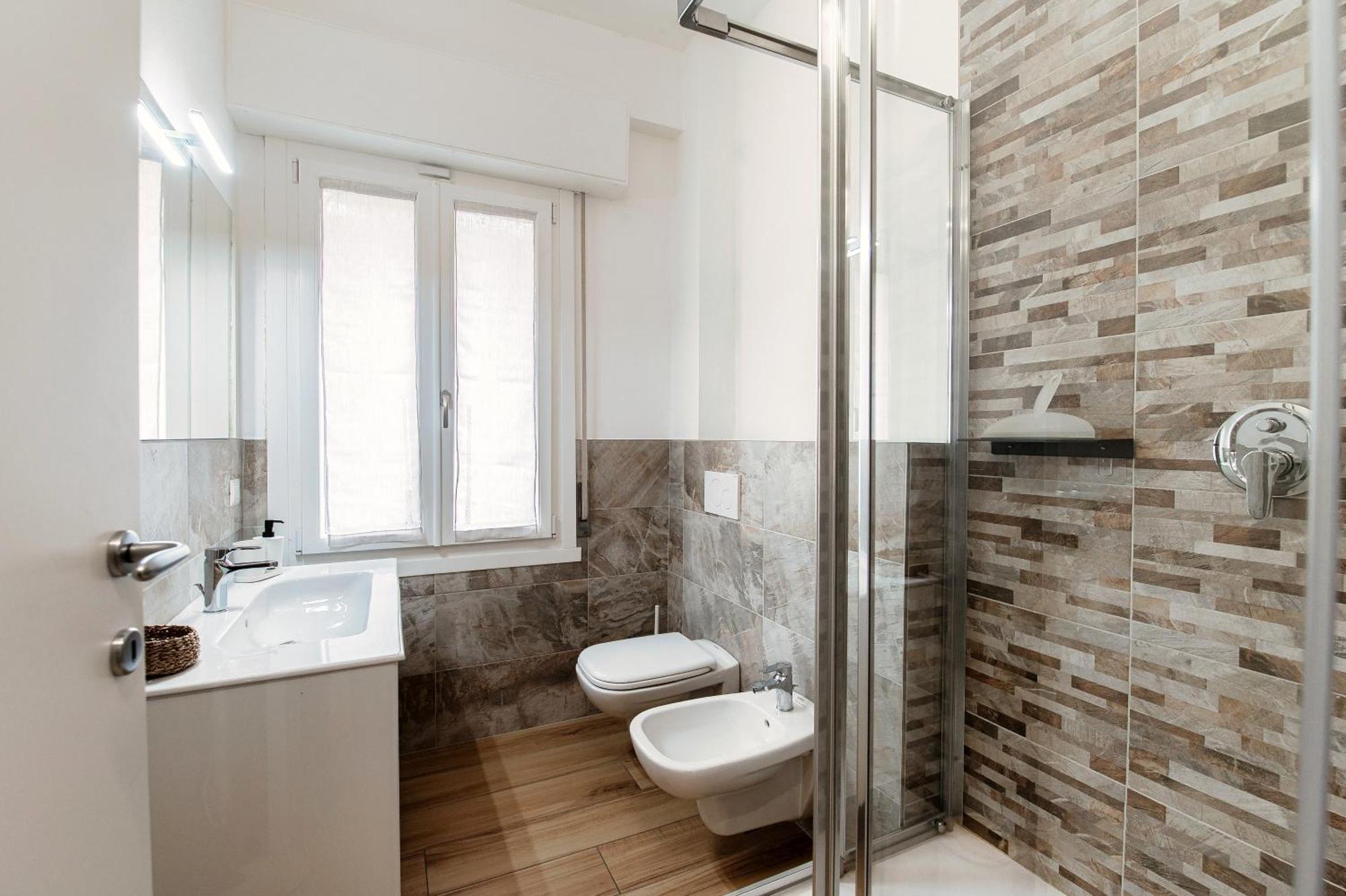 Apartamento Piazza Roma - The House Of Travelers Como Exterior foto