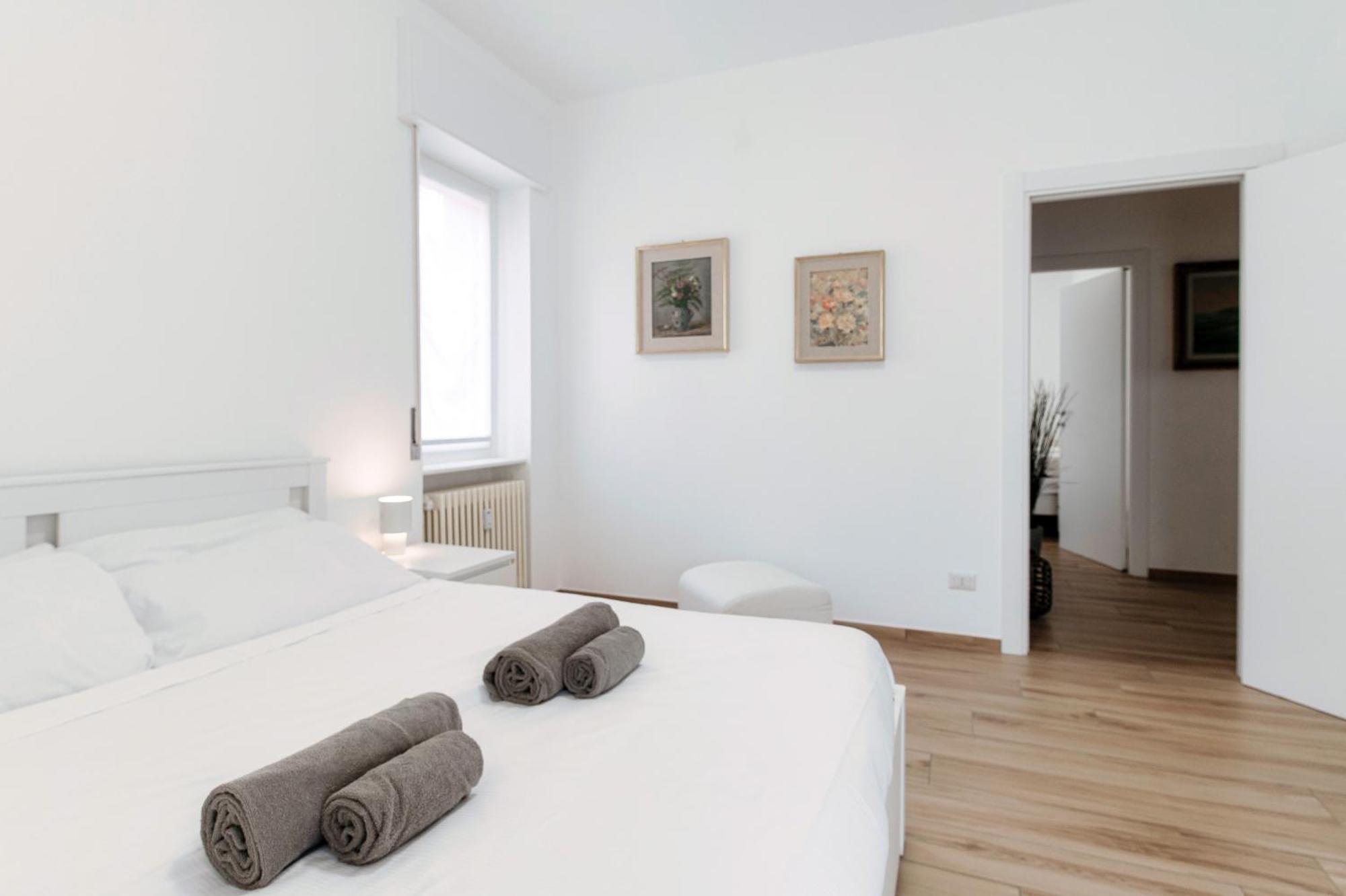 Apartamento Piazza Roma - The House Of Travelers Como Exterior foto