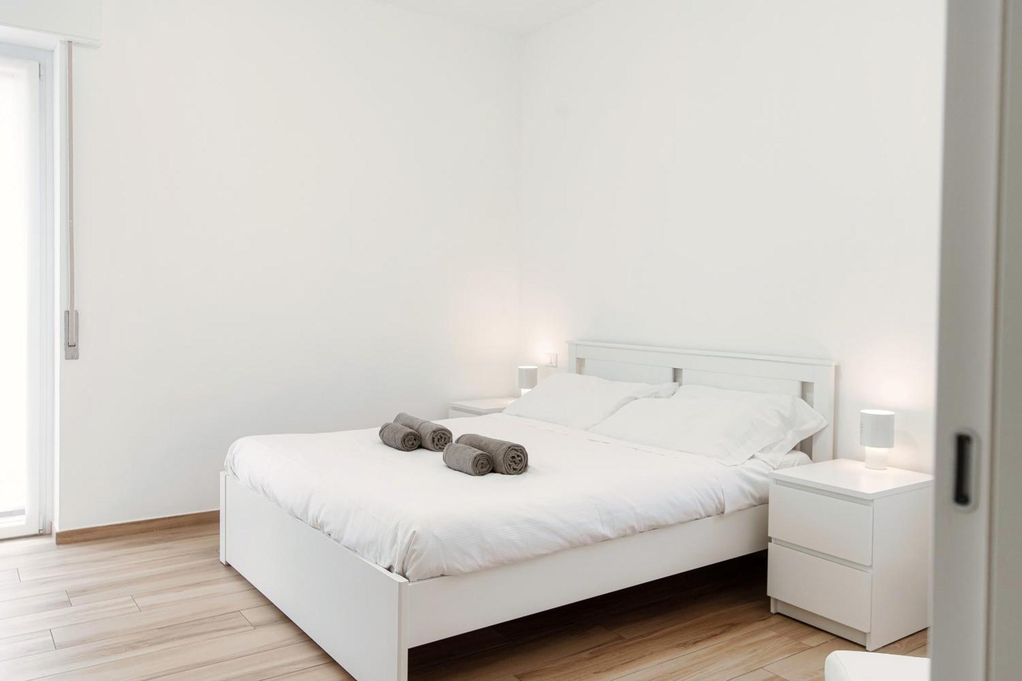Apartamento Piazza Roma - The House Of Travelers Como Exterior foto